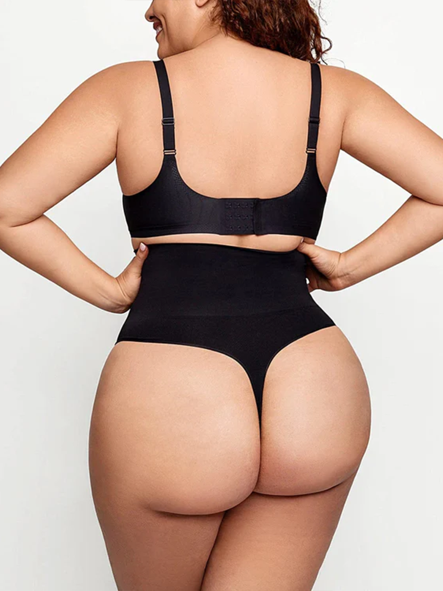 alt="Shorty sculptant femme avec coupe shorty confortable"
